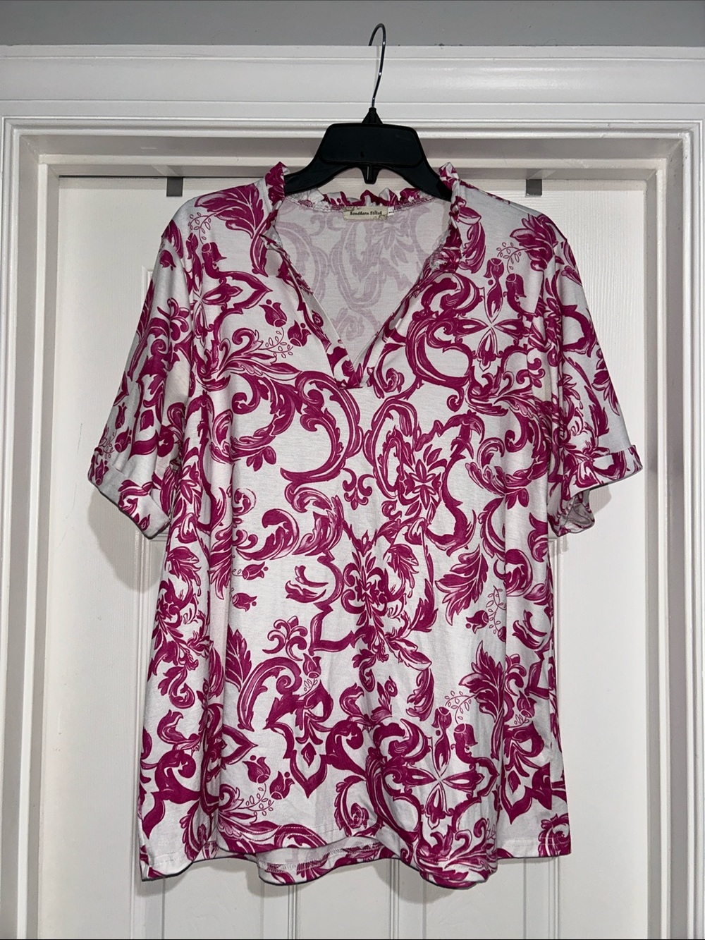 Women's White and Magenta Scroll-Print Blouse